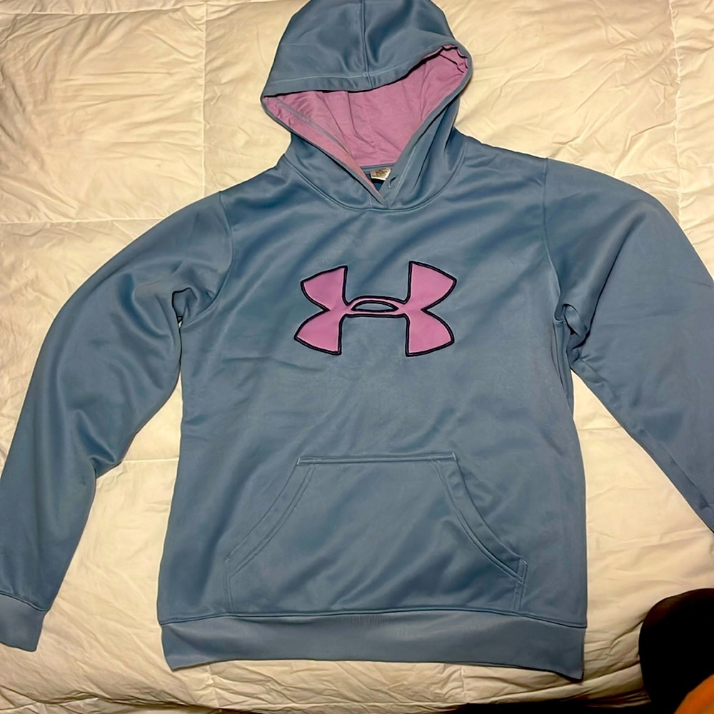 Woman’s Under Armour Sweatshirts